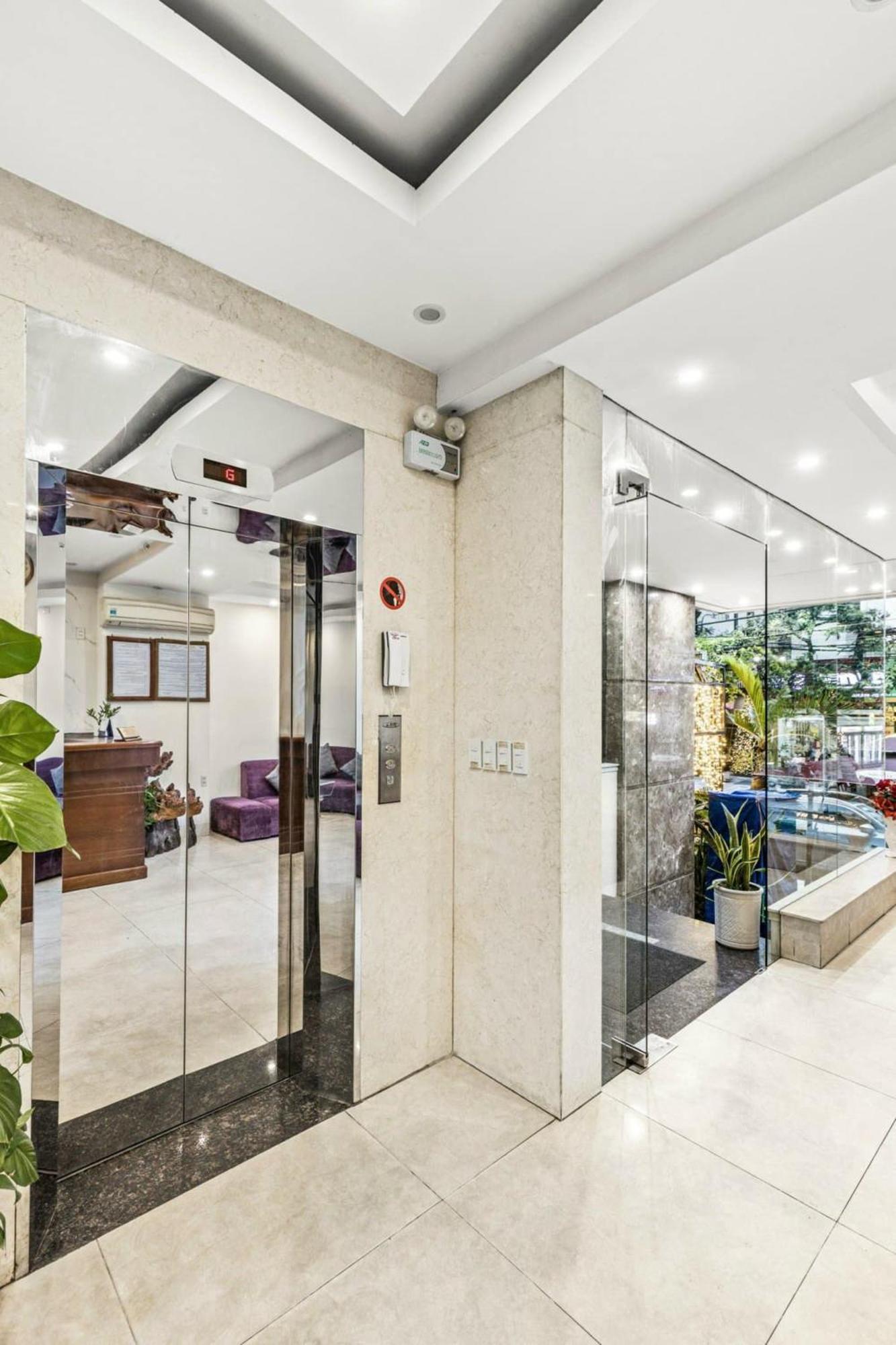 Twilight Beach Hotel Дананг Экстерьер фото